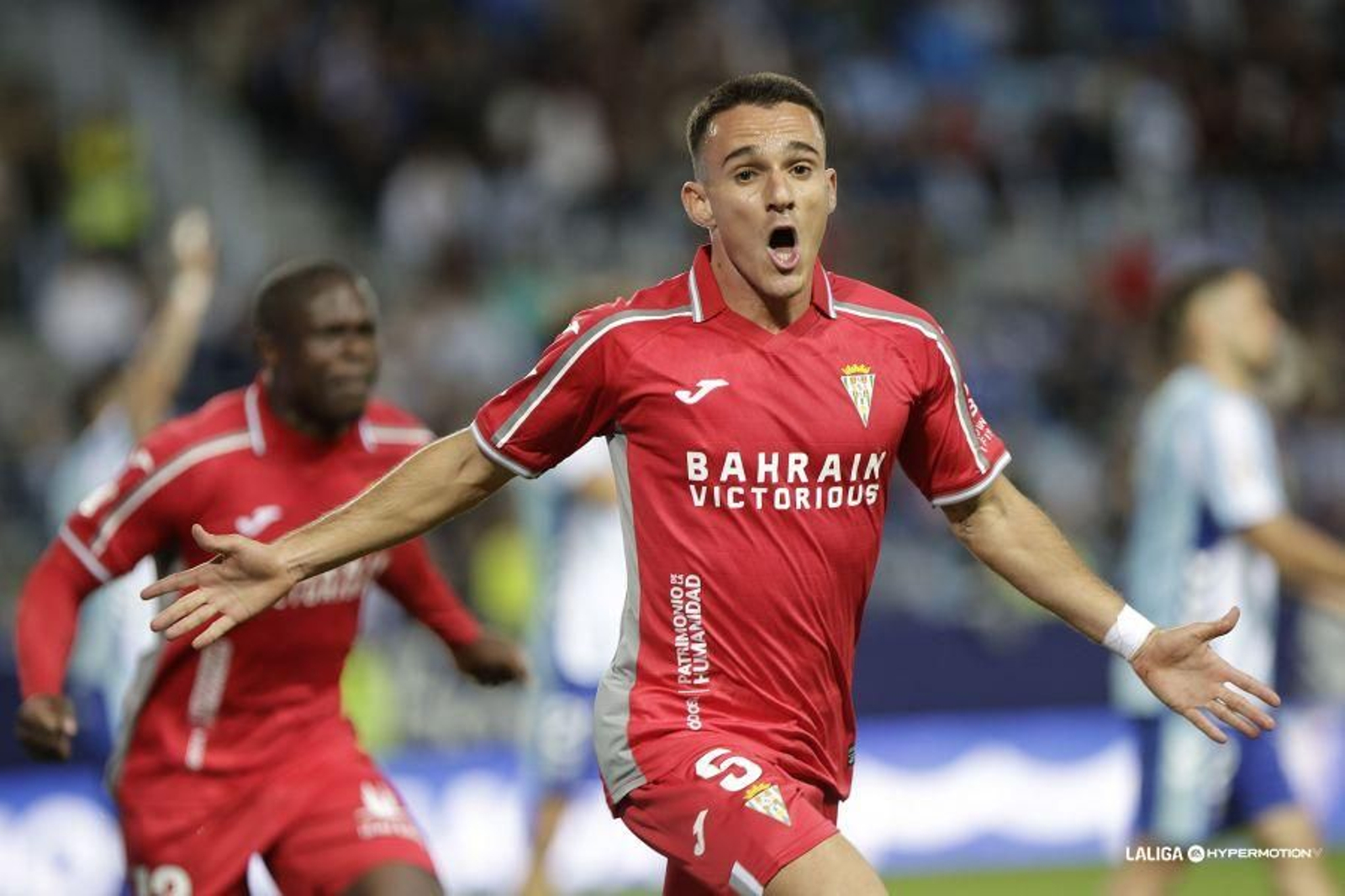 Diego Bri celebra eufórico su gol en el último minuto del Málaga - Córdoba CF.