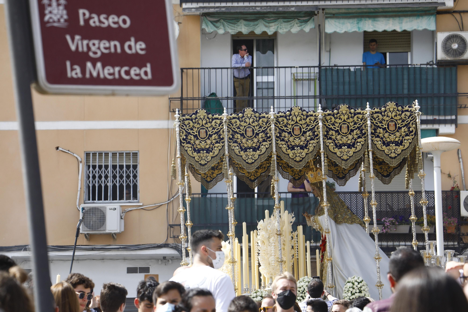 Lunes Santo en Córdoba: La procesión de la Merced, en imágenes