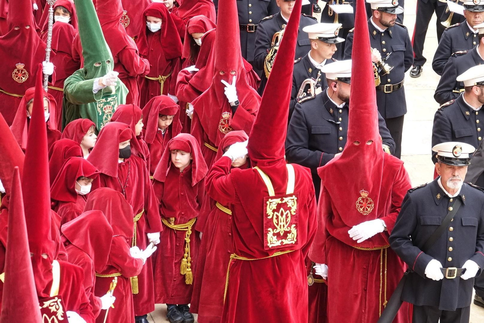 Las fotos de Estudiantes, en el Lunes Santo de Málaga