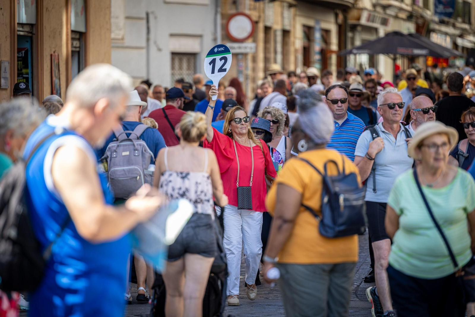 Imágenes de Cádiz con los turistas llegados a Cádiz a bordo de cinco cruceros