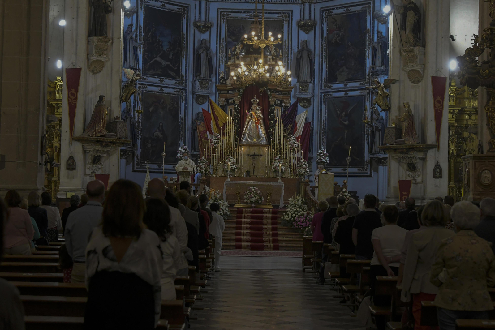 Fotos: Cultos a la Copatrona de Granada, la Virgen del Rosario