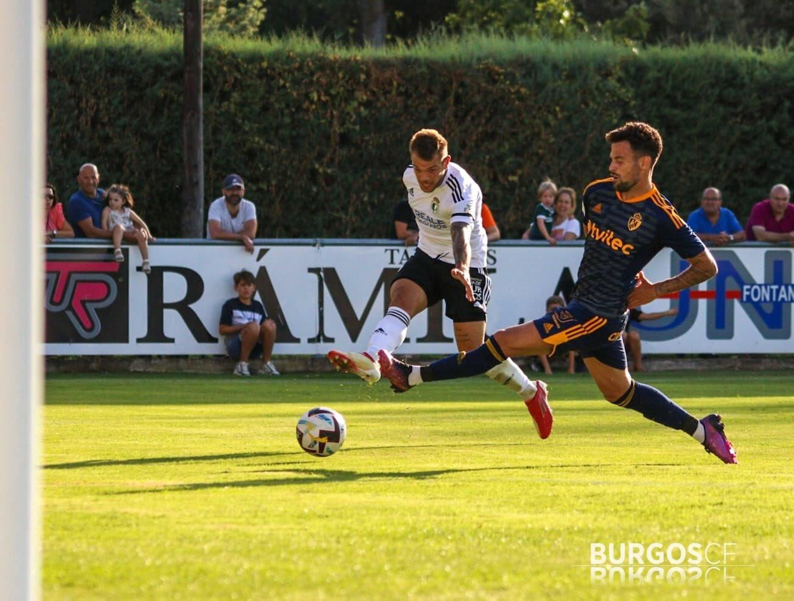 Una acción del Burgos-Ponferradina.