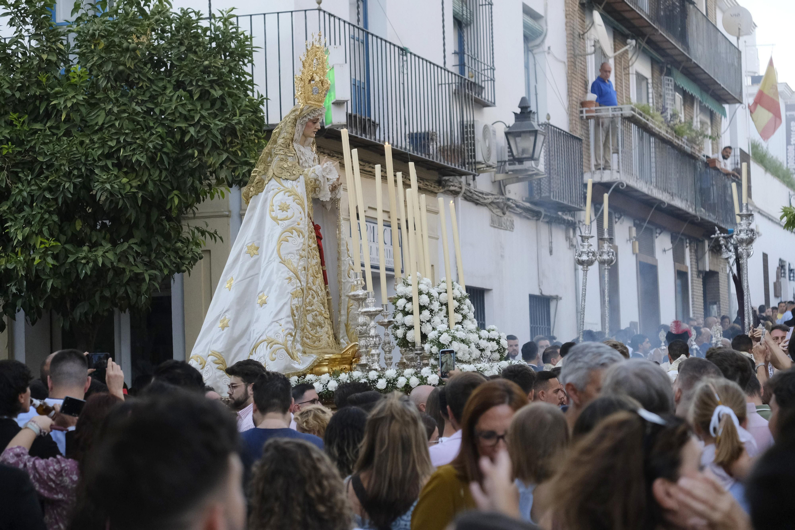 El traslado de la Virgen de la Merced de Córdoba tras su restauración, en imágenes