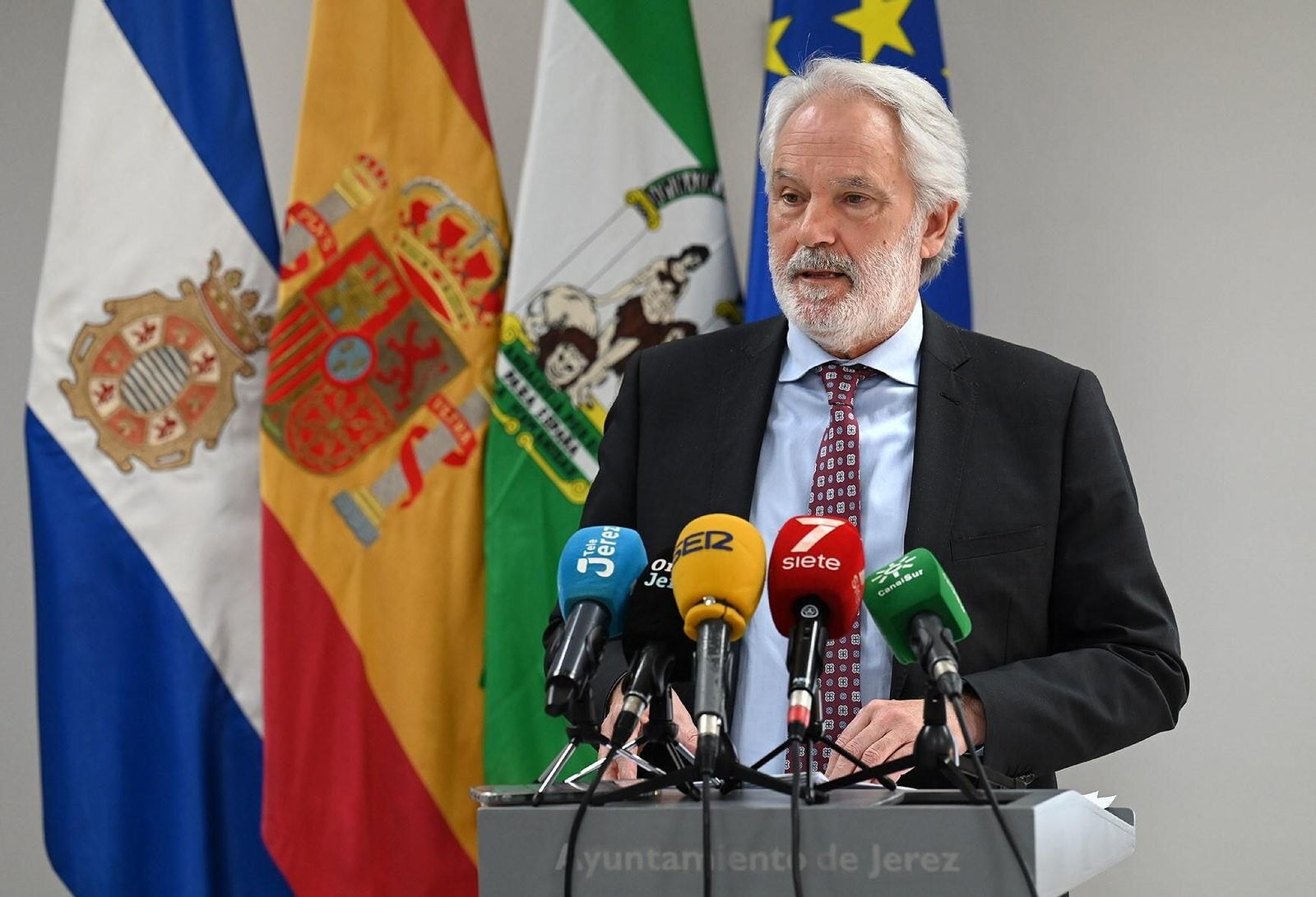 Agustín Muñoz, durante la rueda de prensa ofrecida en el Ayuntamiento este lunes.