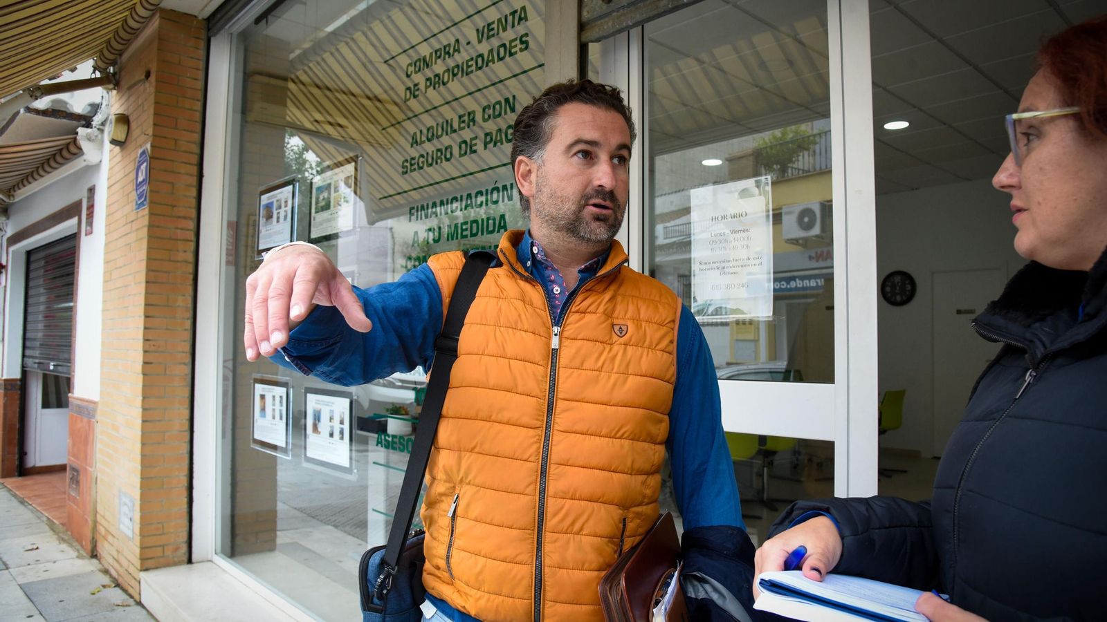 El dueño de una de las inmobiliarias del municipio.