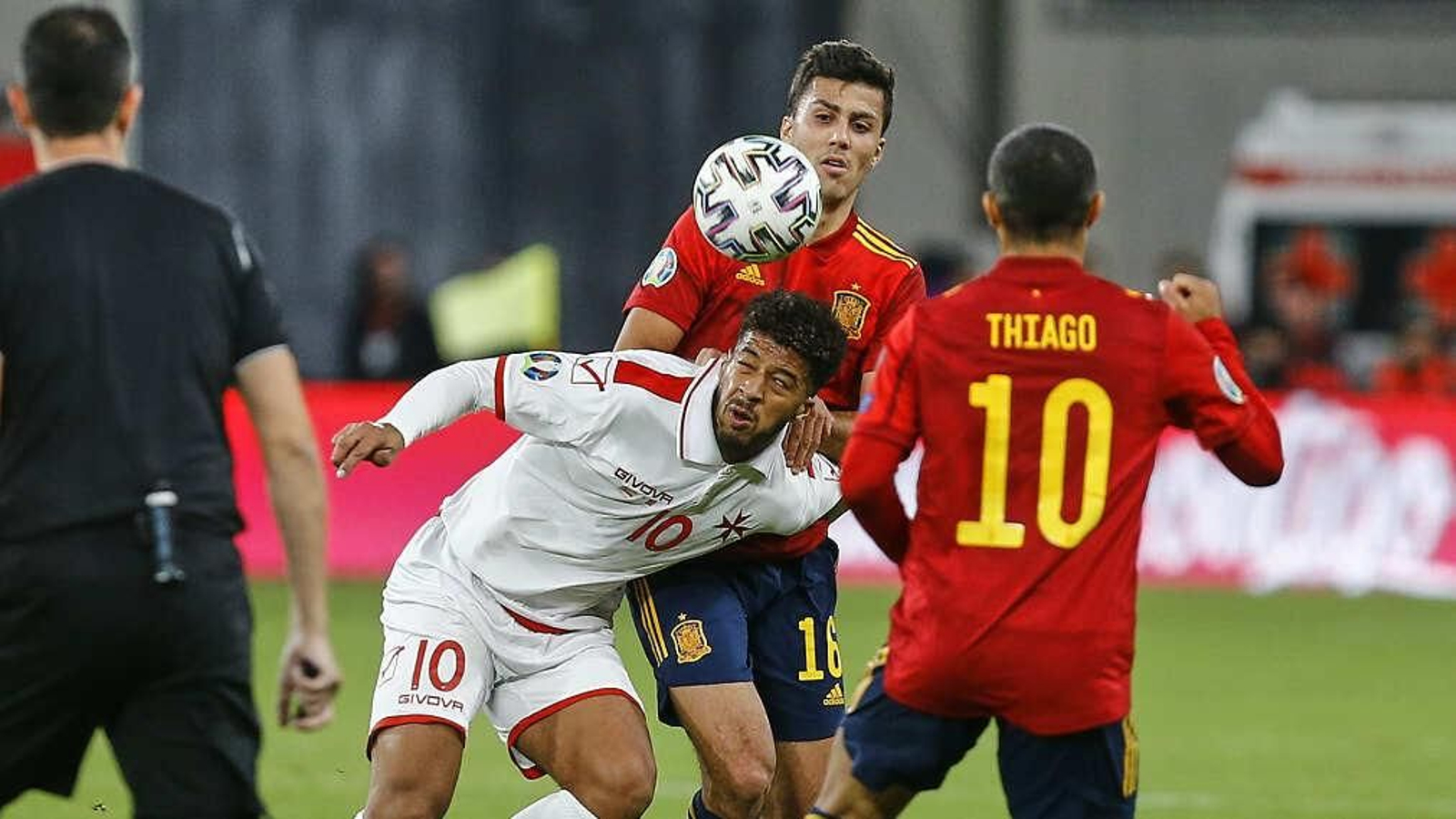 Las imágenes del España-Malta en Cádiz