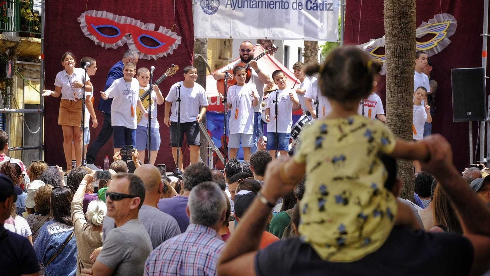 'Los saltamontes saltarines de las cordilleras del aculaero’, durante su actuación en el tablao de la Palma.