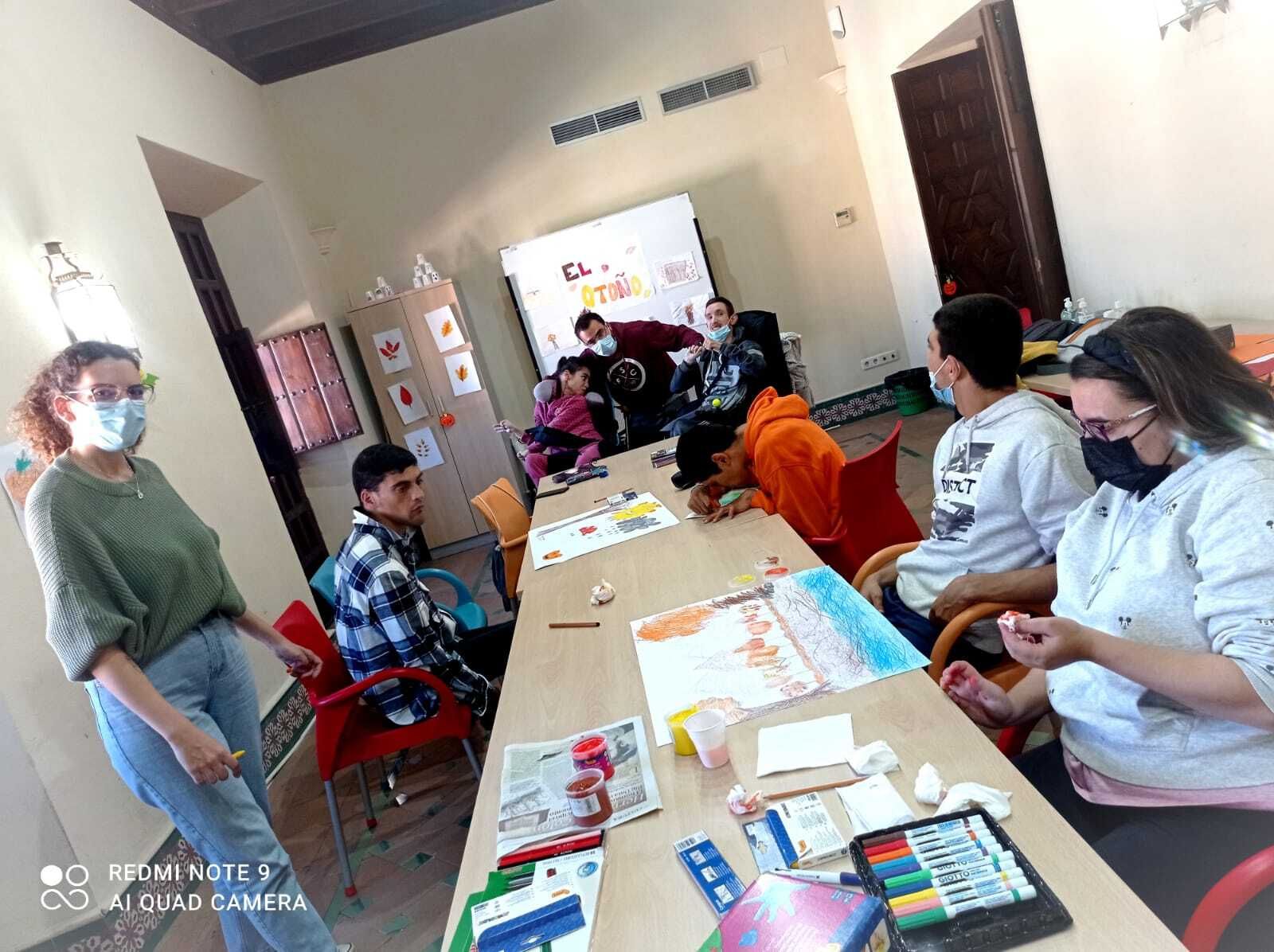 Jóvenes durante el taller de Espartinas dedicado a personas con discapacidad.