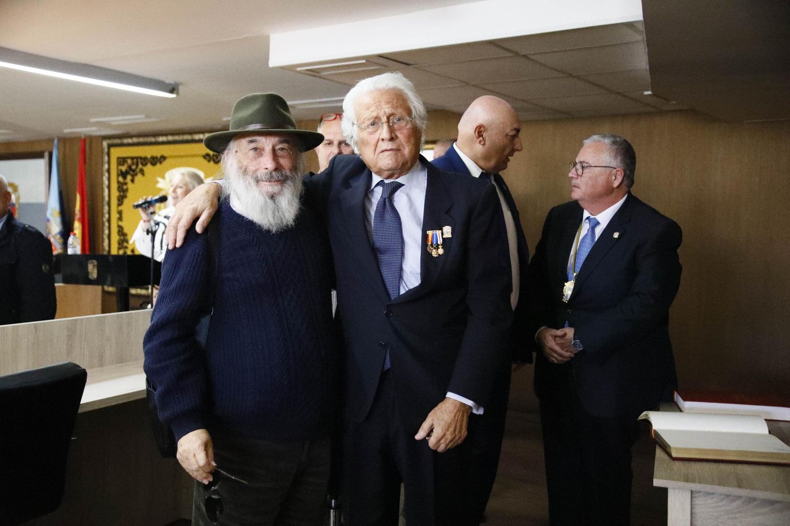 Las imágenes del nombramiento de hijo predilecto de Garrucha a José María Martínez de Haro