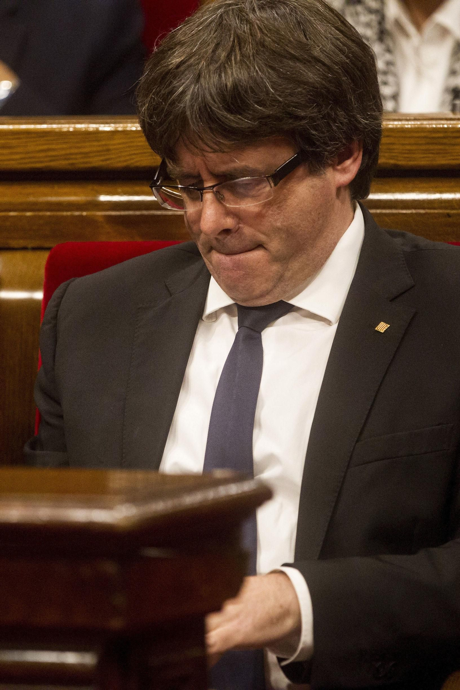 La declaración de la independencia catalana "en suspenso", en imágenes