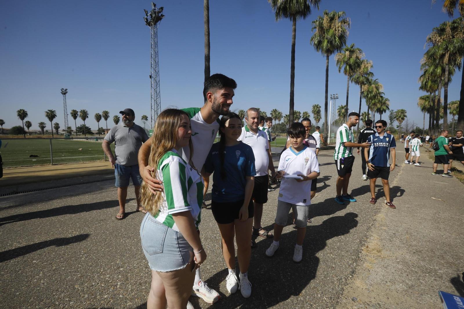 La ilusión puede con el calor en el primer entrenamiento del Córdoba CF