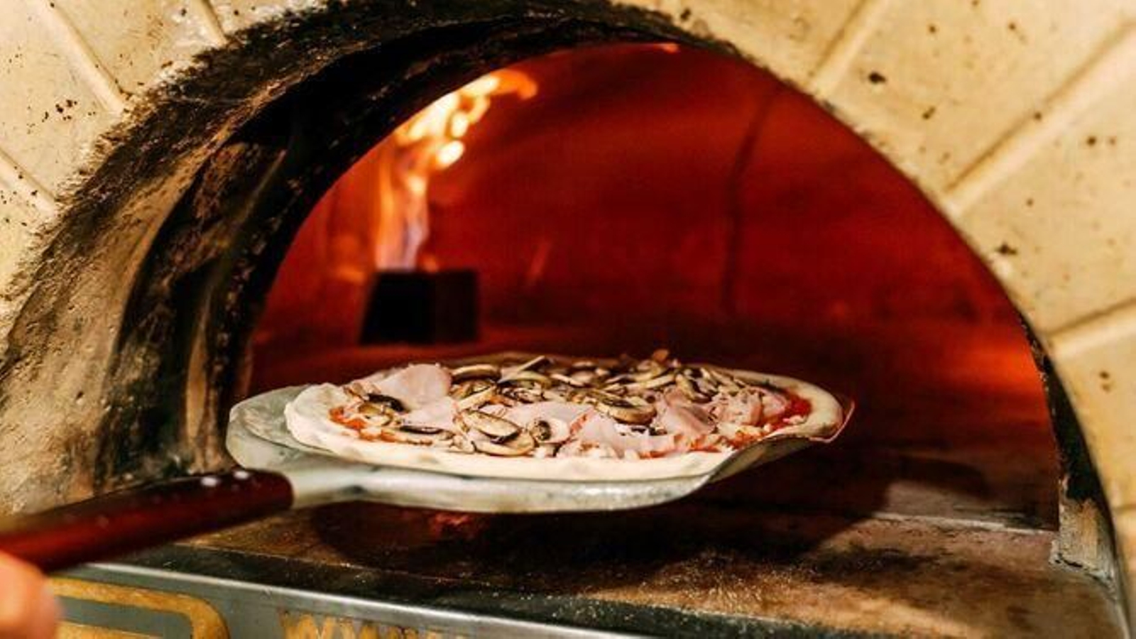 Viaja este verano por el mundo con estos restaurantes de Granada