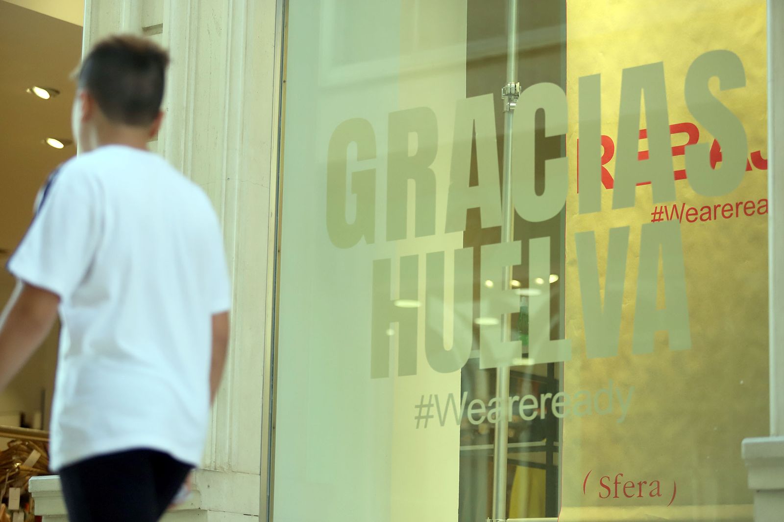 Imágenes de las rebajas de verano en la nueva normalidad