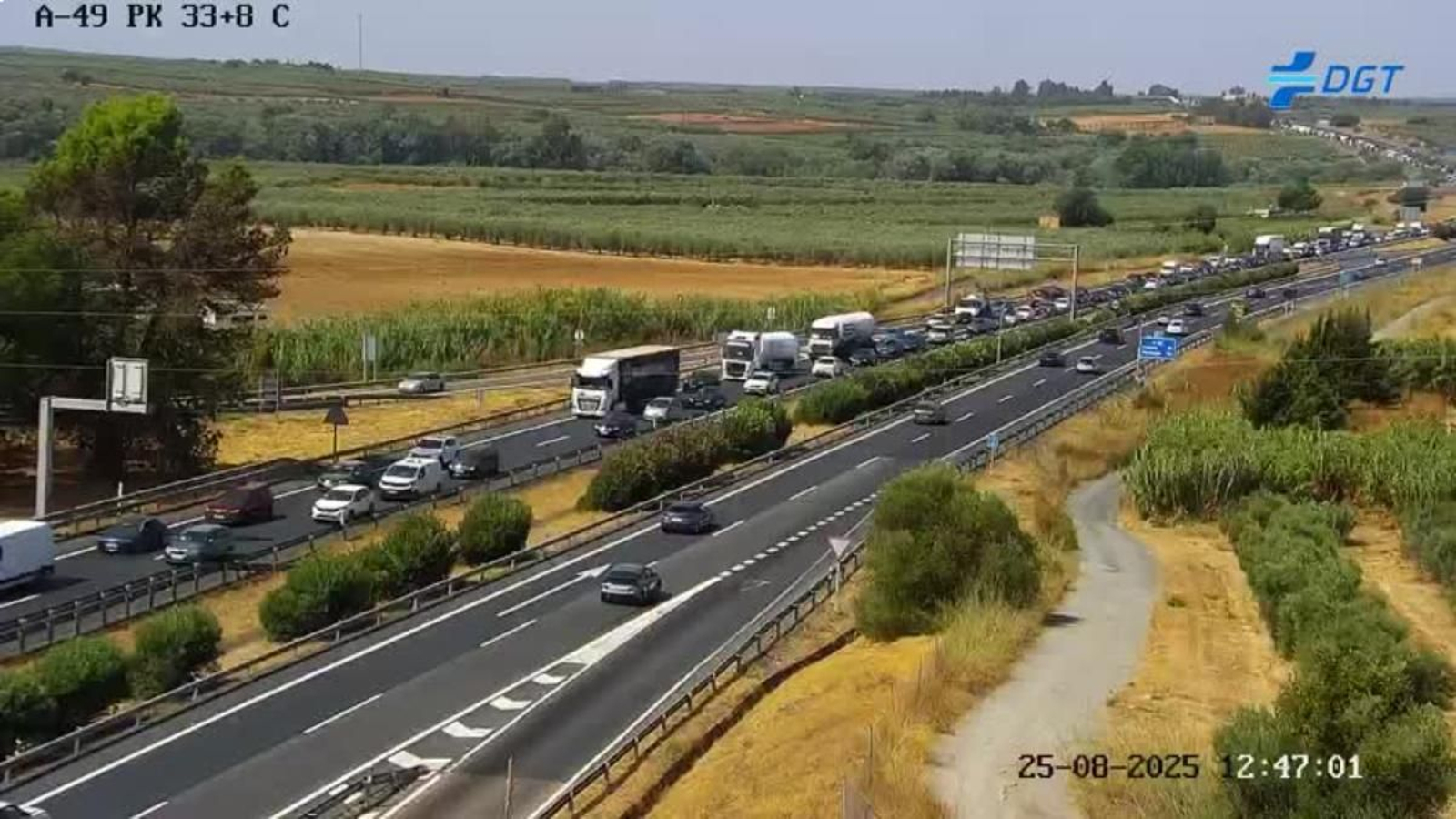 Accidente en la A-49 complica la entrada a Sevilla a la altura de Huévar