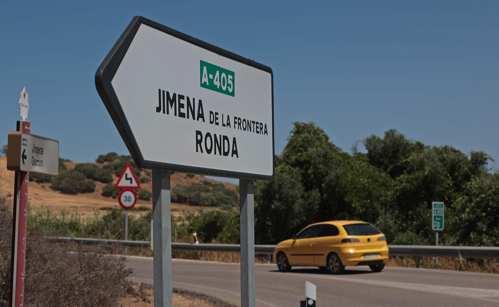 Imágenes de los desperfectos de la A-405 en Jimena