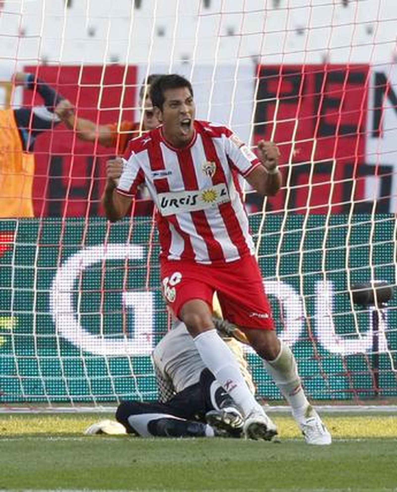 El Almería empata en casa 1-1 ante el Hércules. / EFE