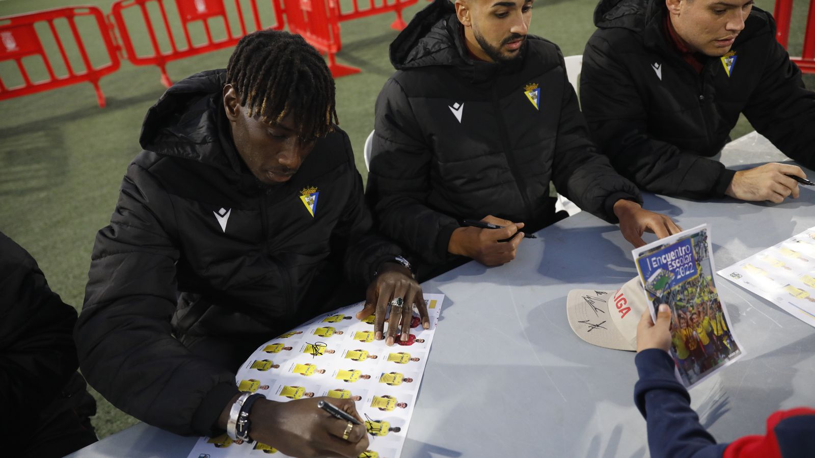 Las fotos de la visita del Cádiz CF para celebrar el 50 aniversario del CD Guadiaro