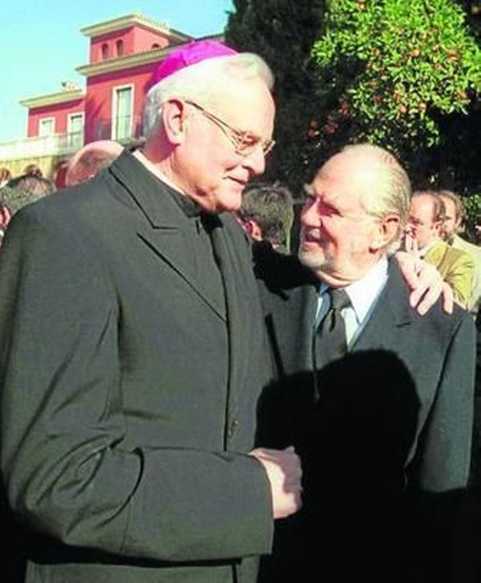 Manuel Prado y Colón de Carvajal con el cardenal arzobispo de Sevilla.