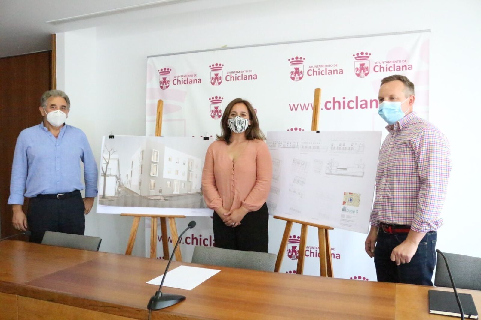 Momento de la presentación del proyecto en el Ayuntamiento.