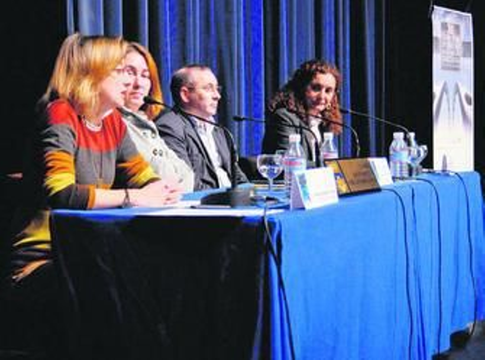 Un instante de la conferencia ofrecida por la historiadora Gloria Espigado.