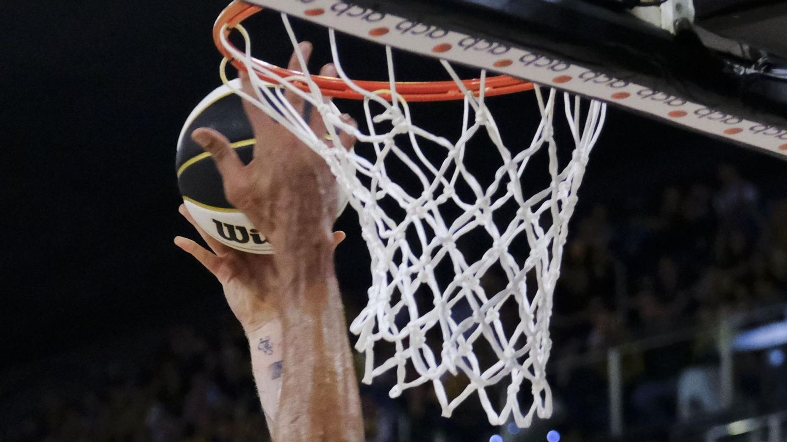 El Unicaja, campeón de Copa: Todas las imágenes del partido, la fiesta y la llegada a Málaga