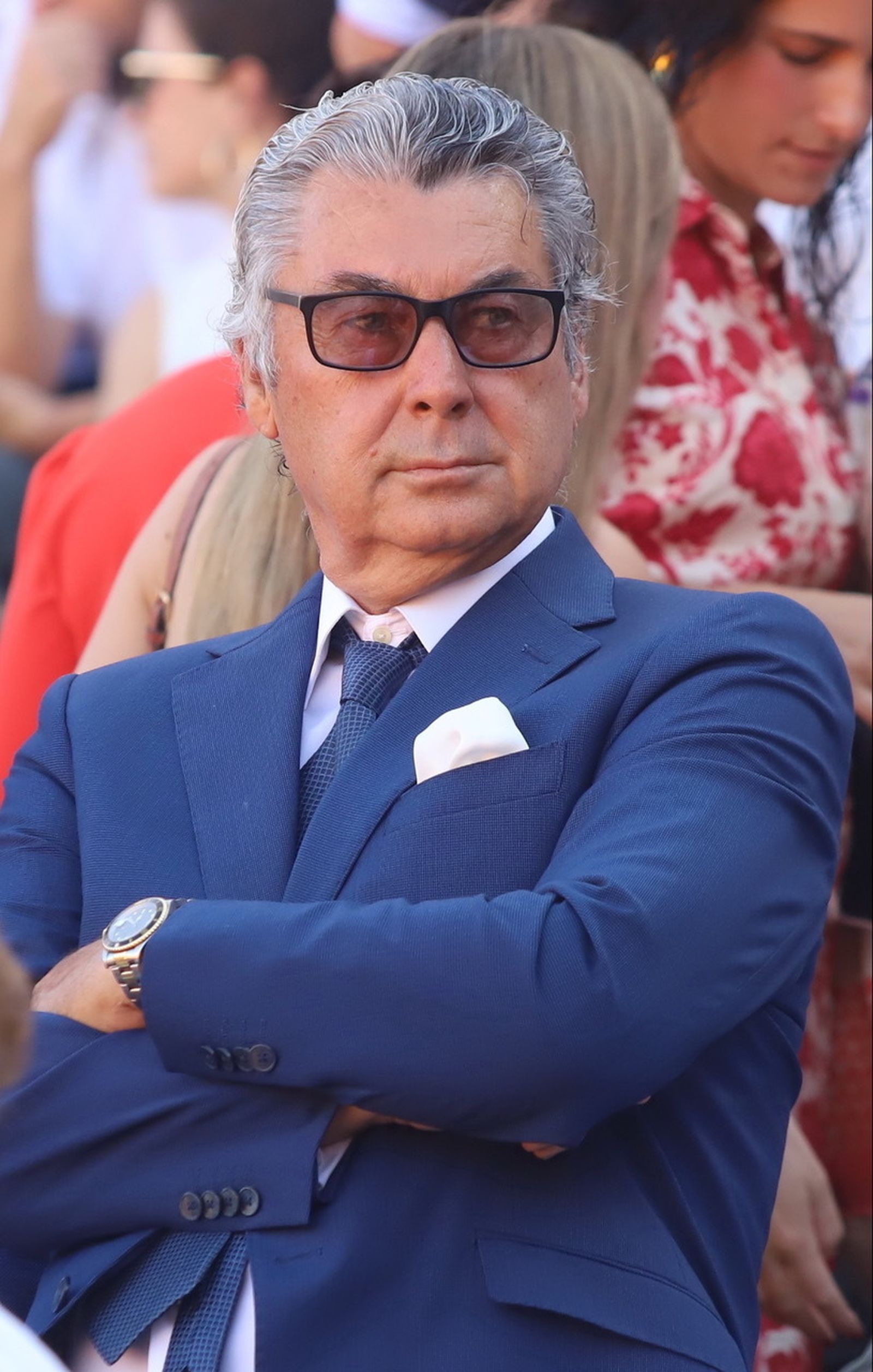 Ambiente en la Puerta del Príncipe en la corrida de Morante de la Puebla, Cayetano y Ginés Marín