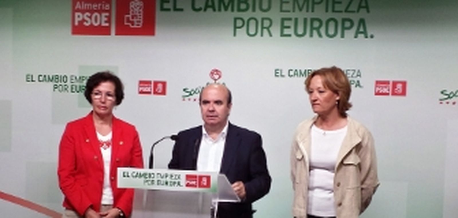 Gaspar Zarrías encuentra 'patético' que Arias Cañete esté 'desaparecido en combate desde el viernes pasado'