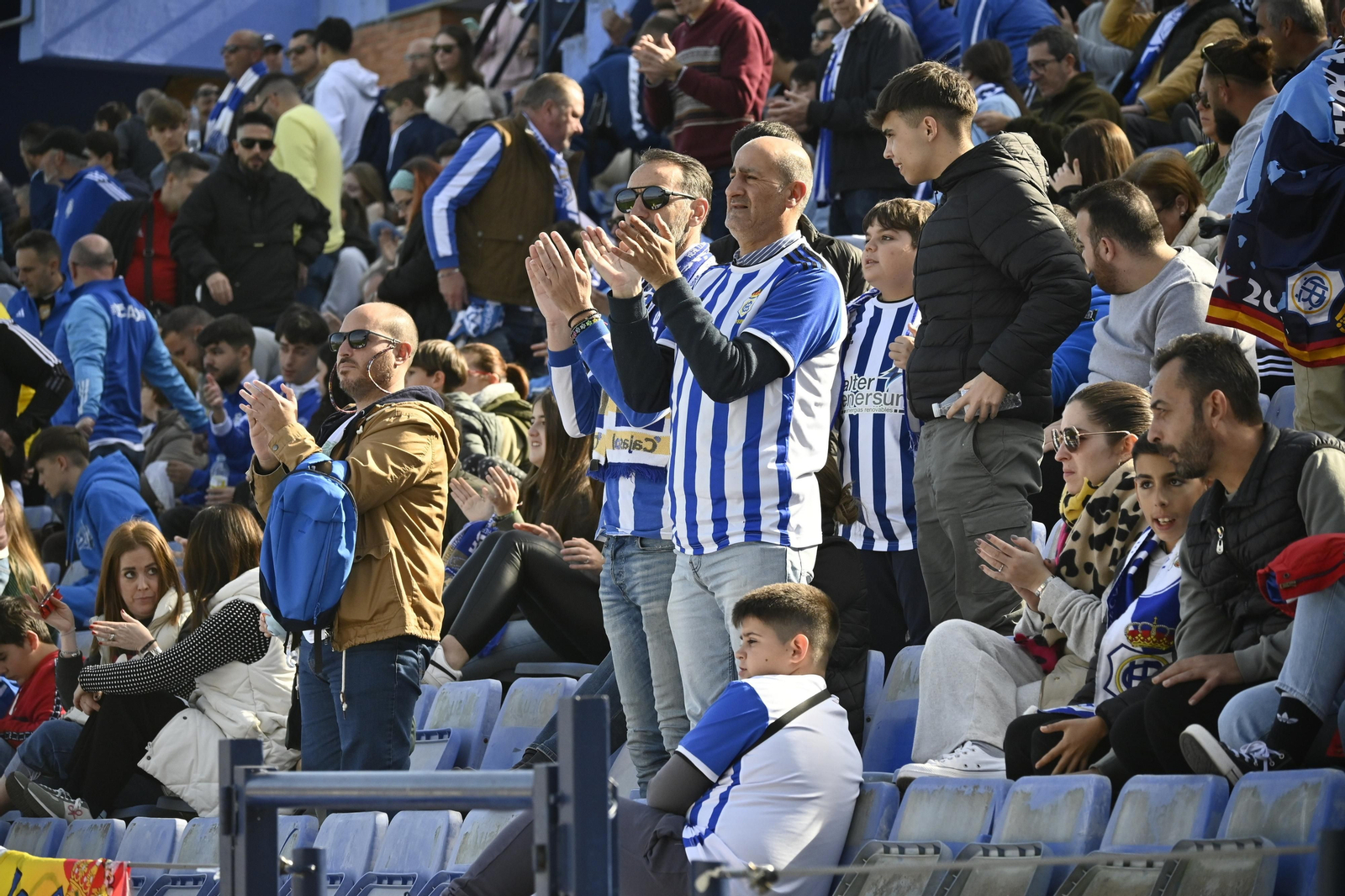 Imágenes de ambiente del partido Recre - Melilla
