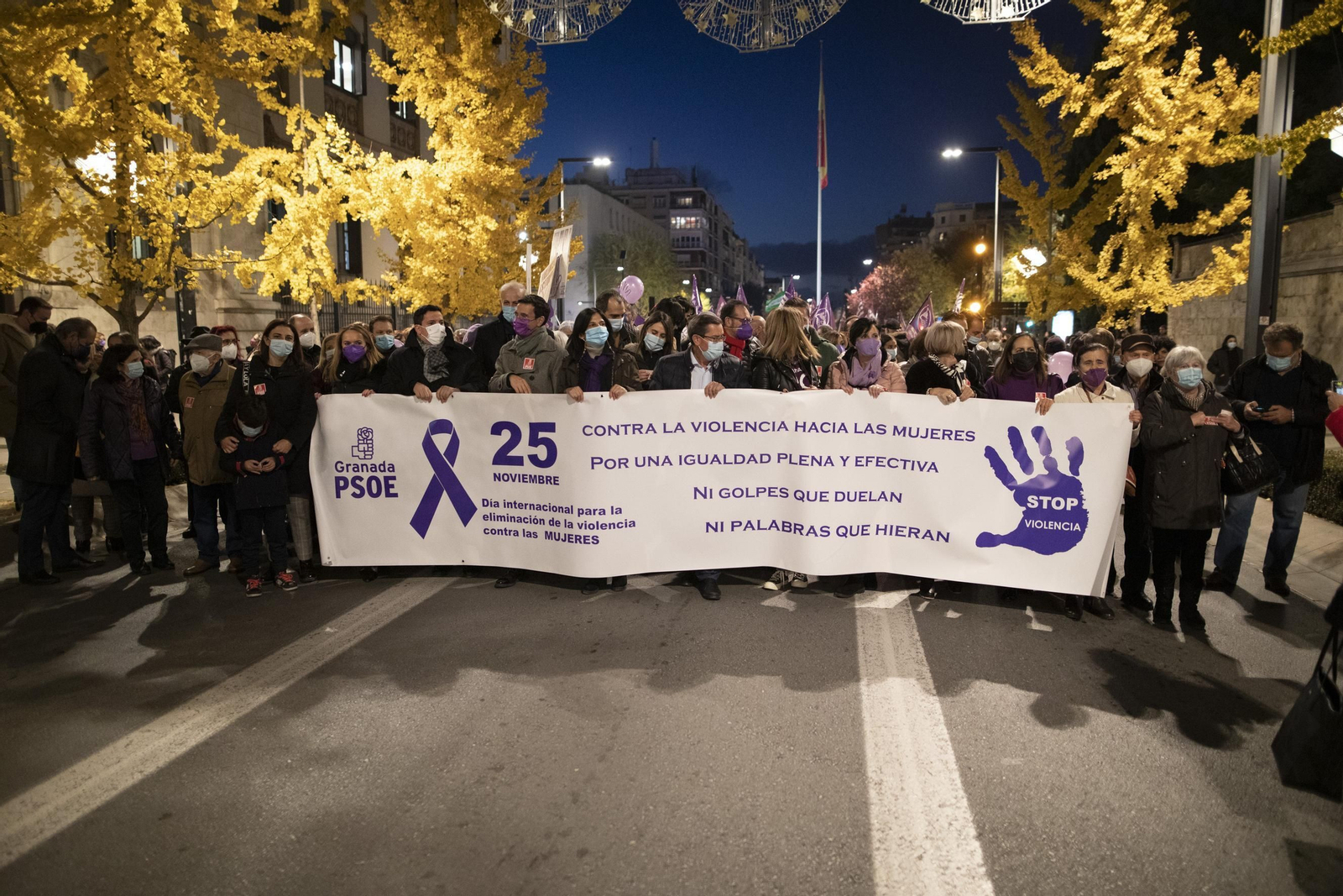 Manifestación en contra de la violencia de género en Granada
