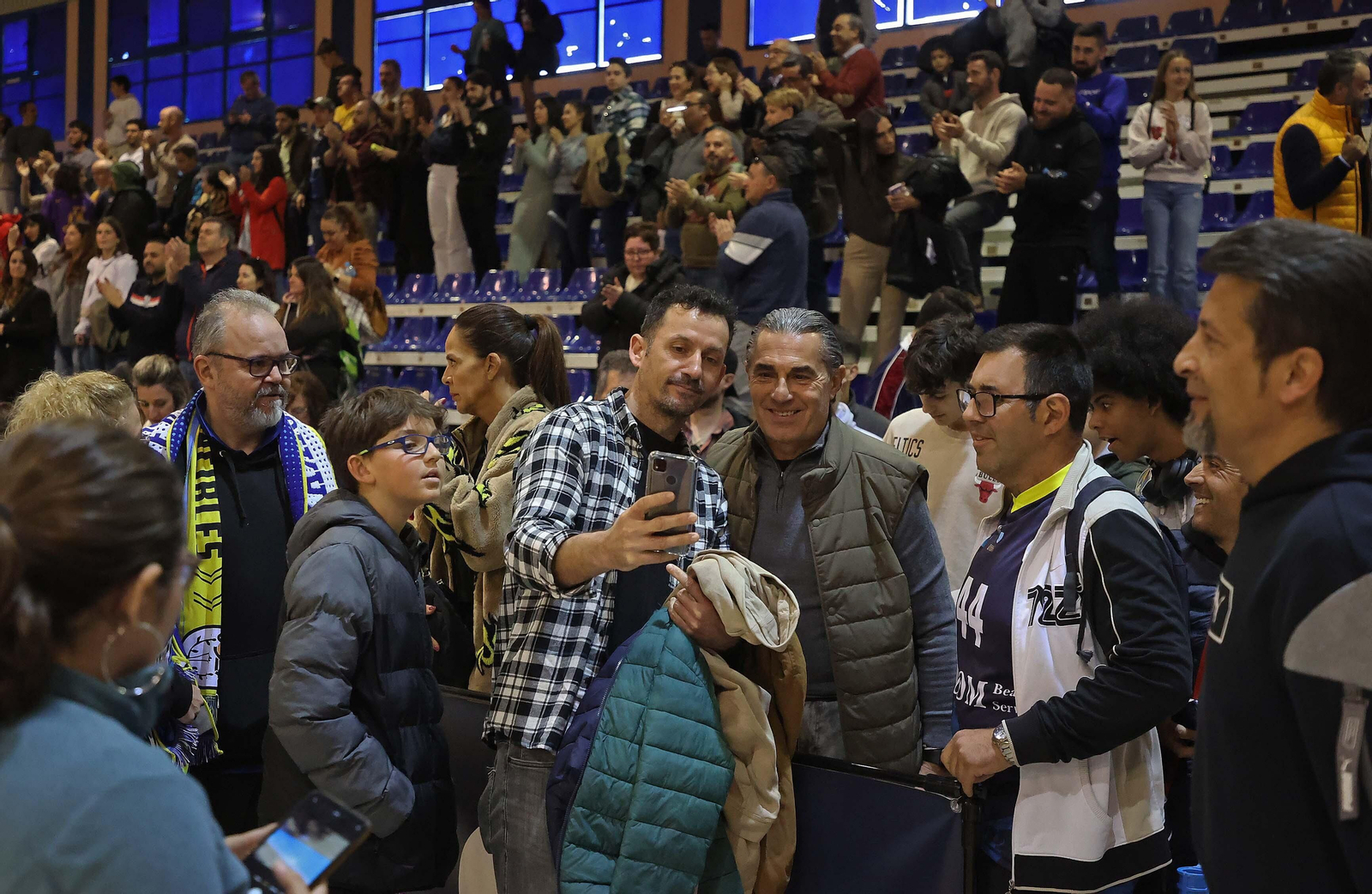 Las mejores fotos del Udea - Huesca, con Scariolo como espectador en el Doctor Juan Carlos Mateo