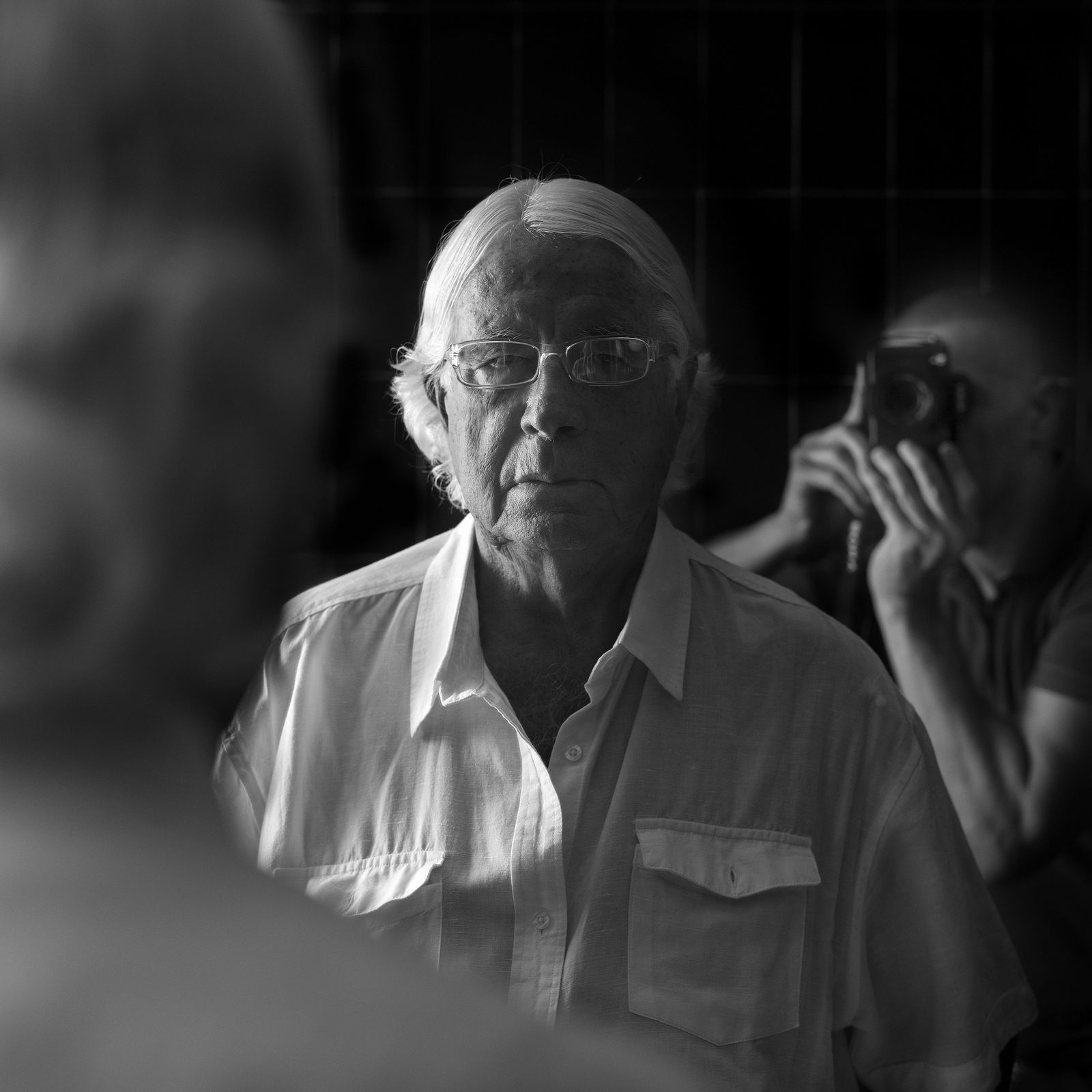 Pérez Siquier junto a Rodrigo Valero frente al espejo.