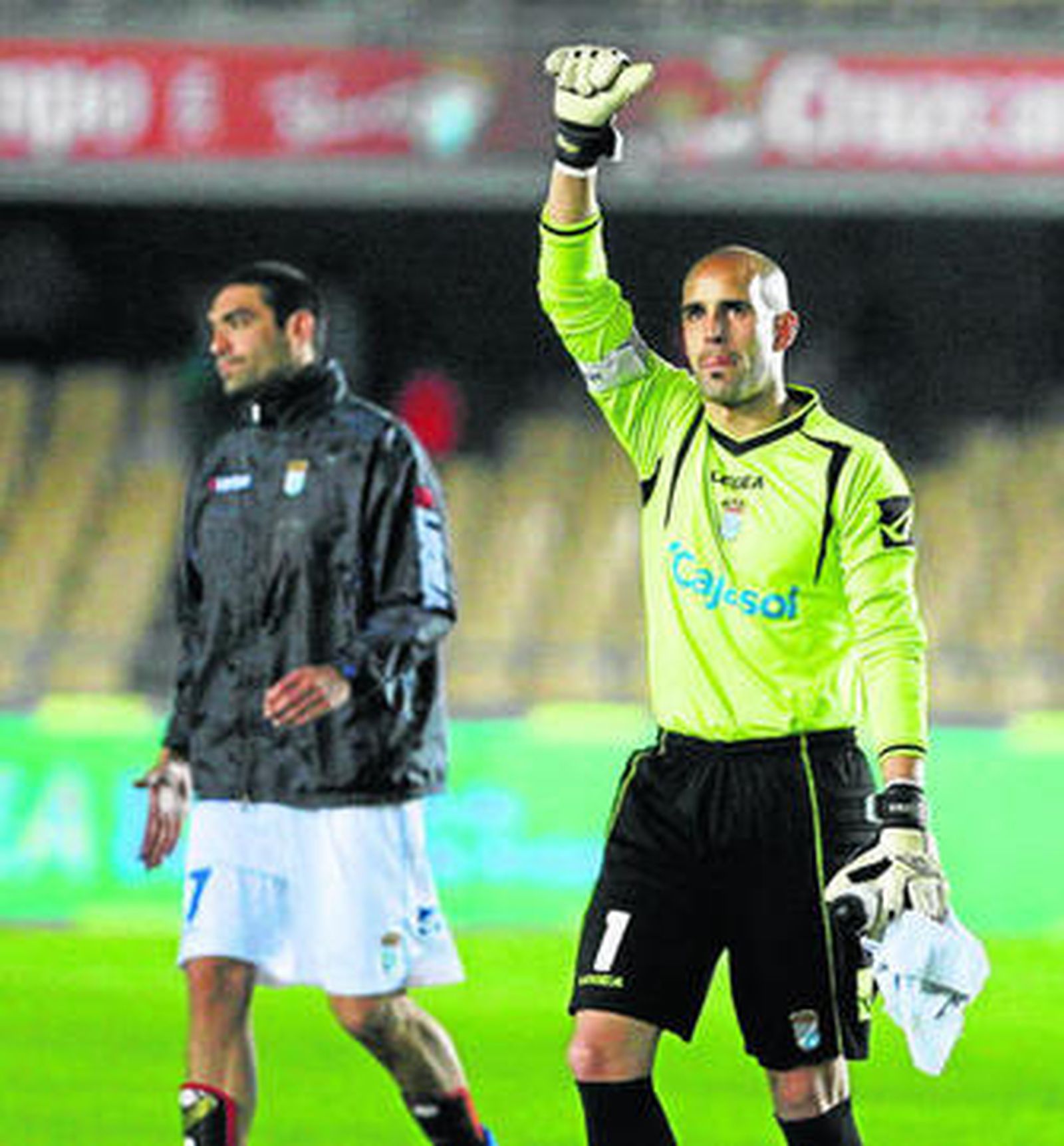 Chema renovará hoy por dos temporadas mientras Míchel se lo sigue pensando.