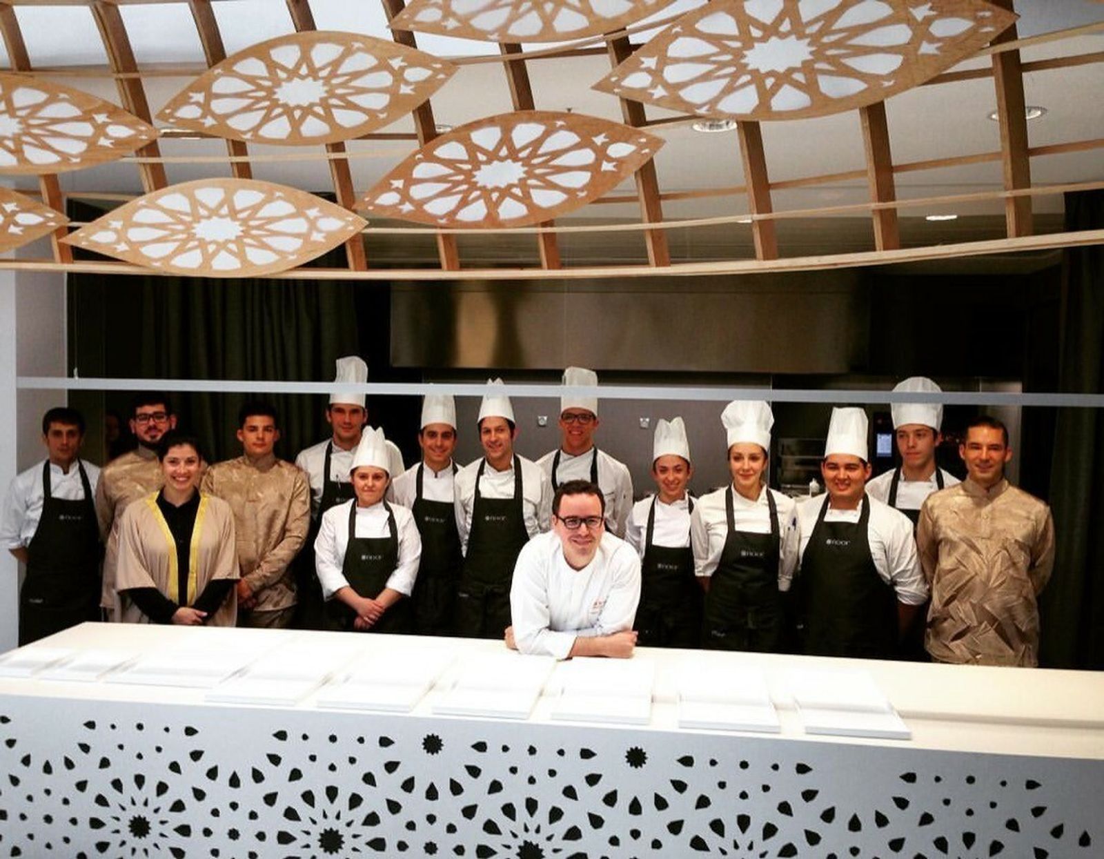 Equipo del restaurante Noor, en Córdoba, con Paco Morales al frente.