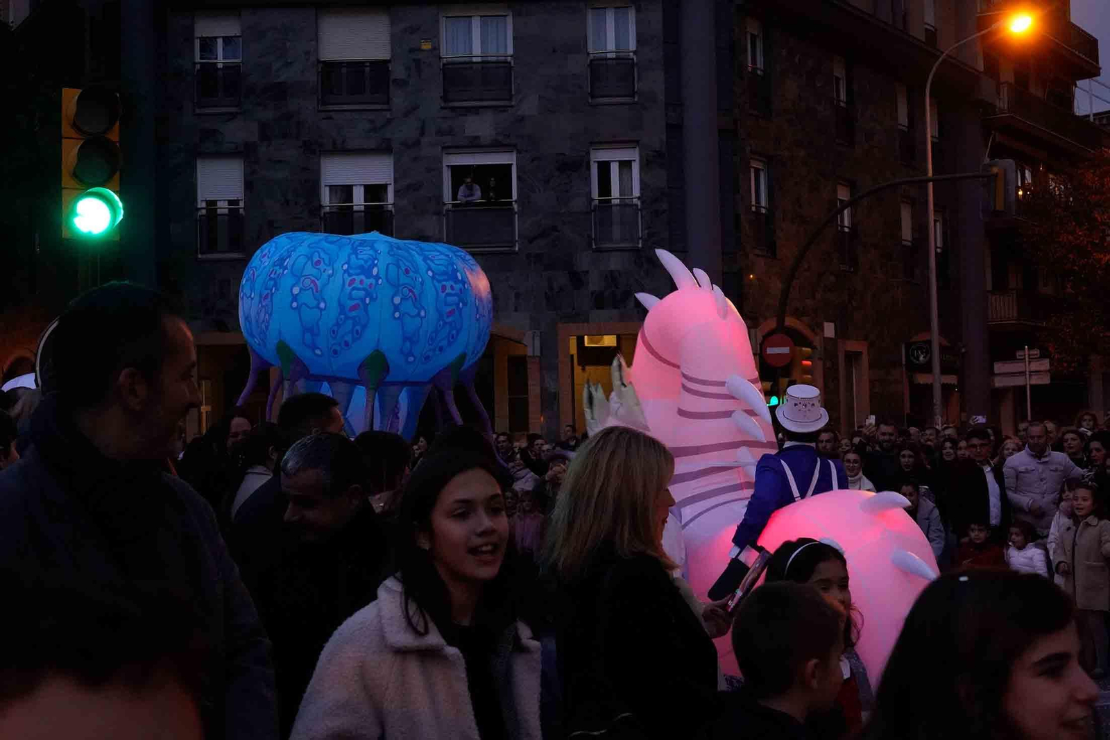 Imágenes de la Cabalgata de los Reyes Magos en Huelva