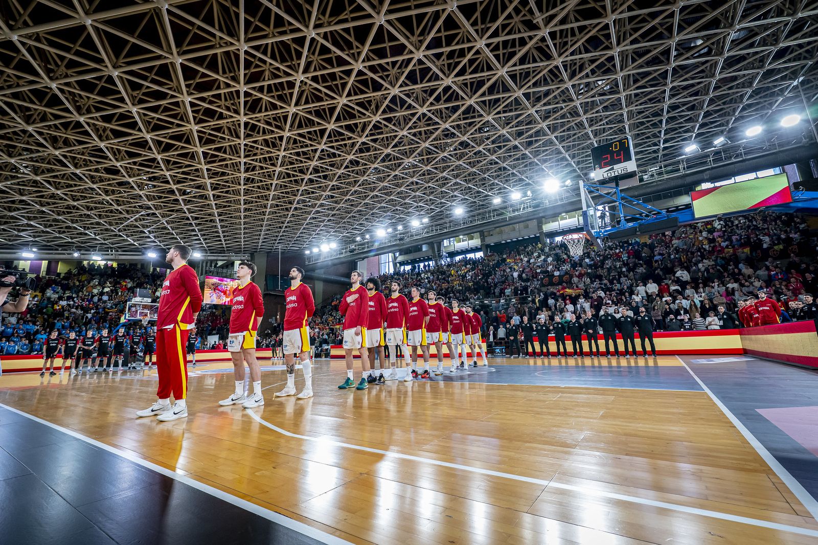 Mario Saint-Supéry y Rubén Guerrero ayudan al triunfo de España ante Bélgica