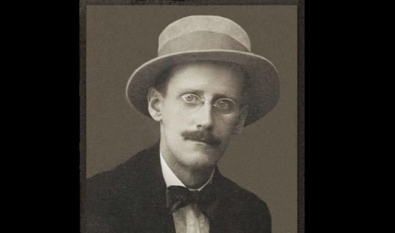 Un día dentro de una novela en La Línea: El Bloomsday Un día dentro de una novela en La Línea: El Bloomsday