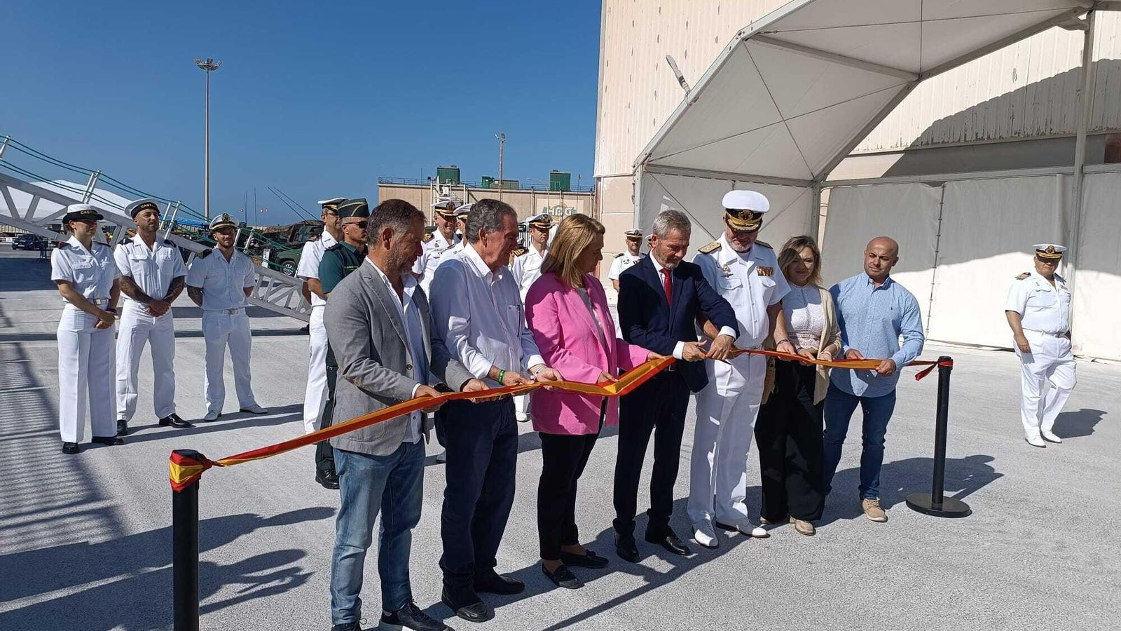 Las autoridades durante la inauguración de las jornadas de puertas abiertas