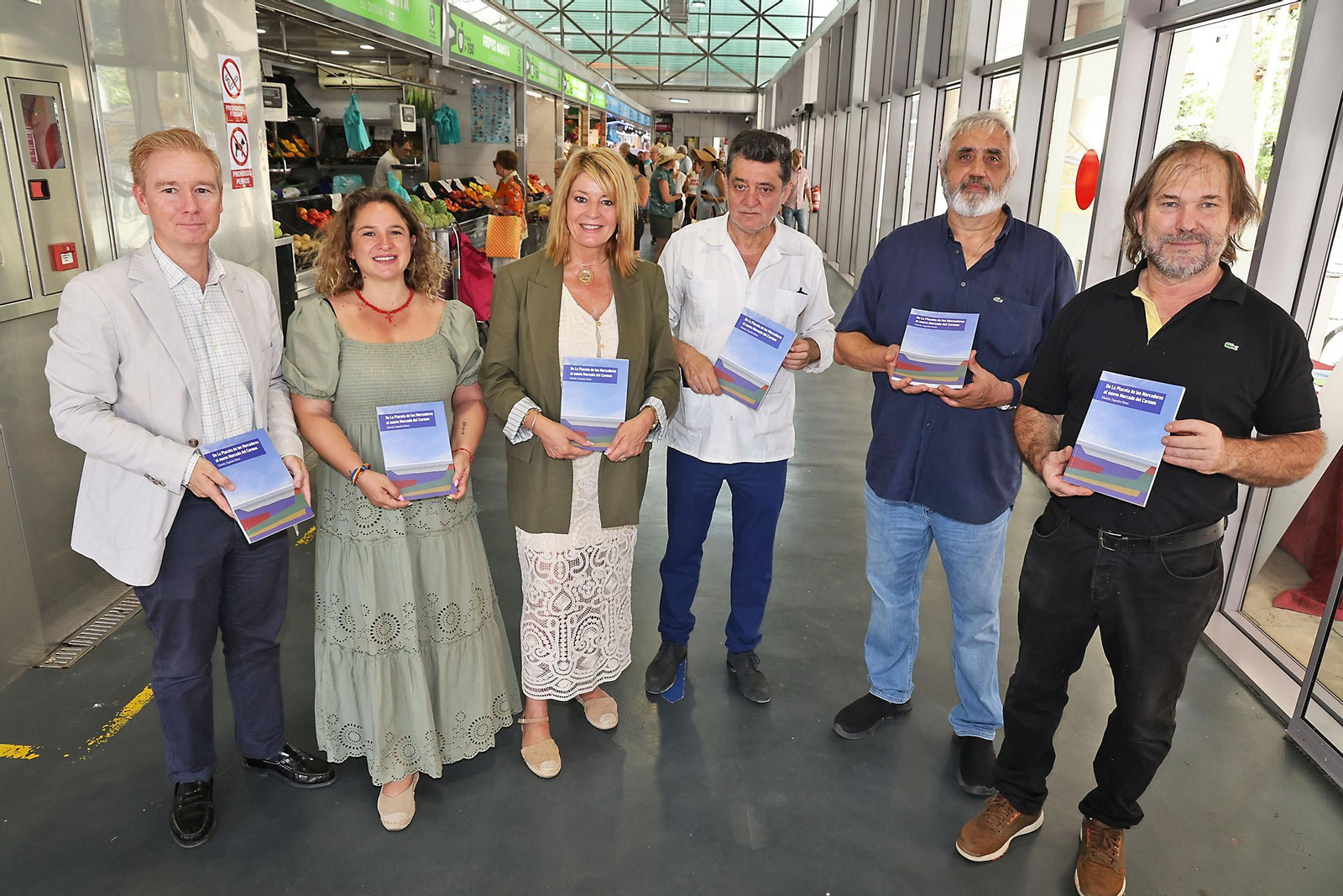 Imágenes de la presentación del libro de  Eduardo J. Sugrañes sobre la evolución de Huelva a través de sus mercados