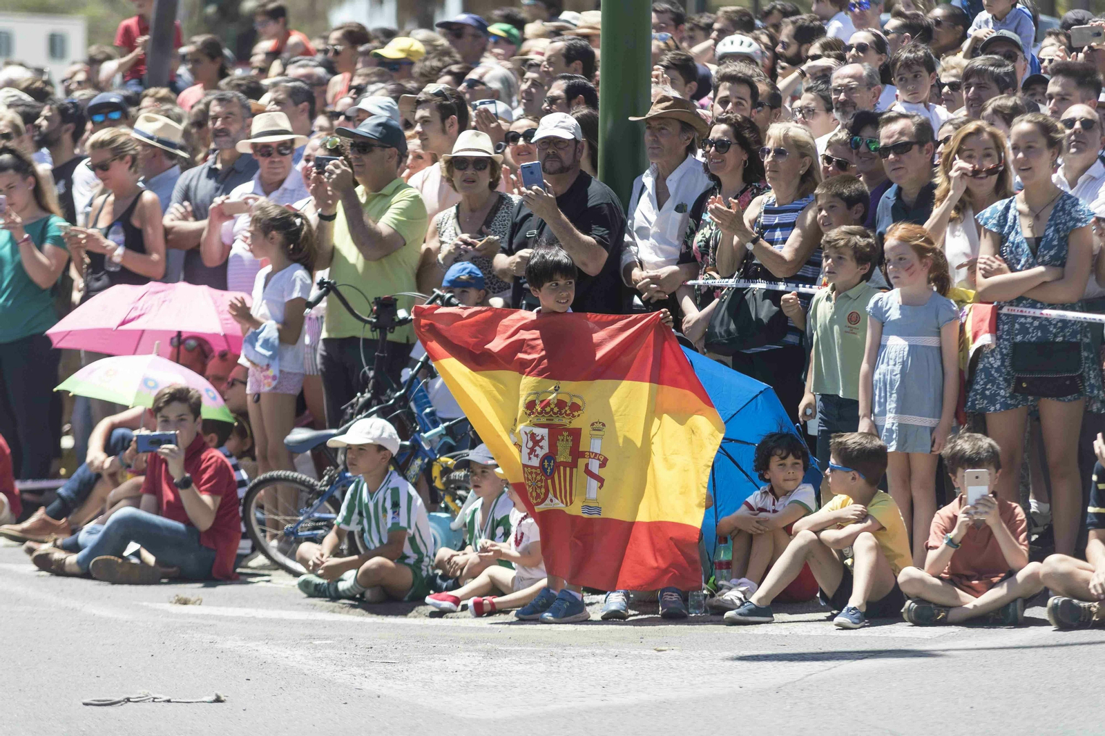 Las imágenes del desfile del Día de las Fuerzas Armadas en Sevilla