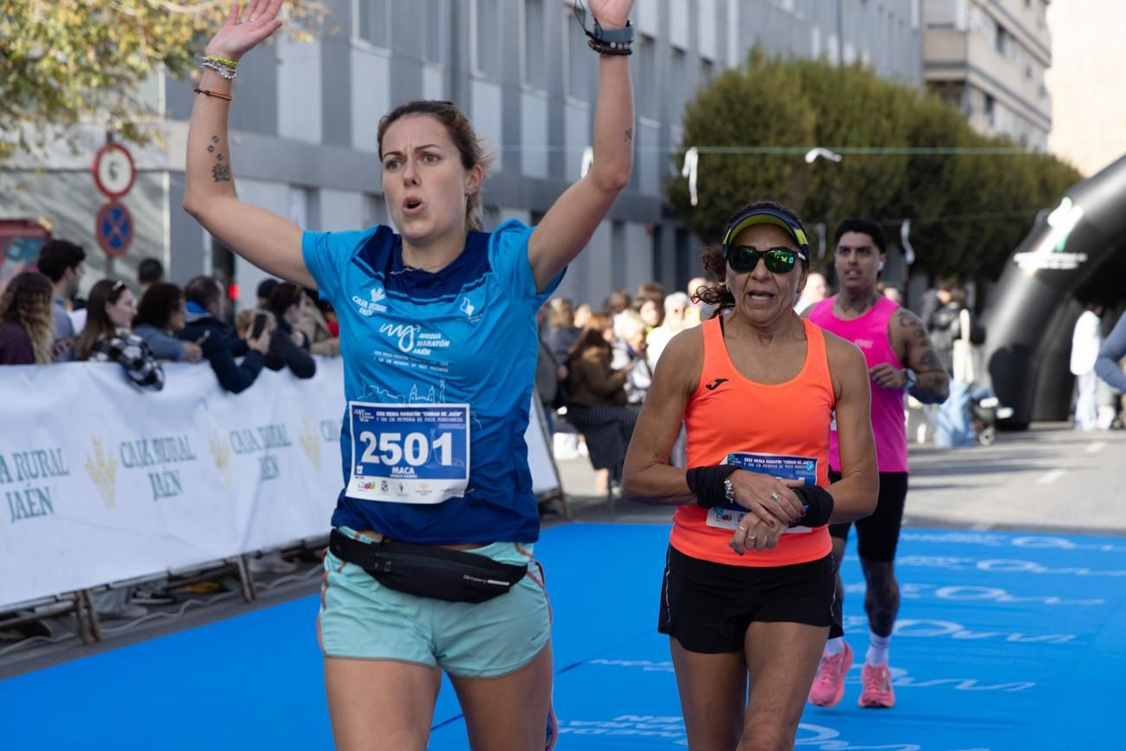 En imágenes: multitudinaria e histórica XXIX Media Maratón 'Ciudad de Jaén' y 10k en memoria de Paco Manzaneda