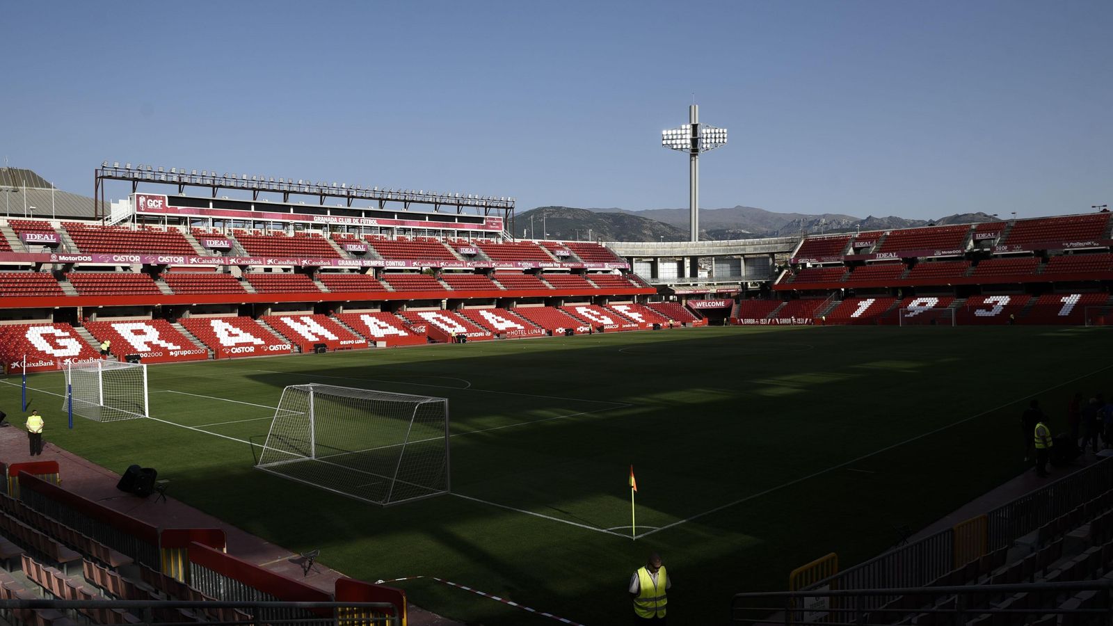 Imagen actual del interior del estadio Los Cármenes.
