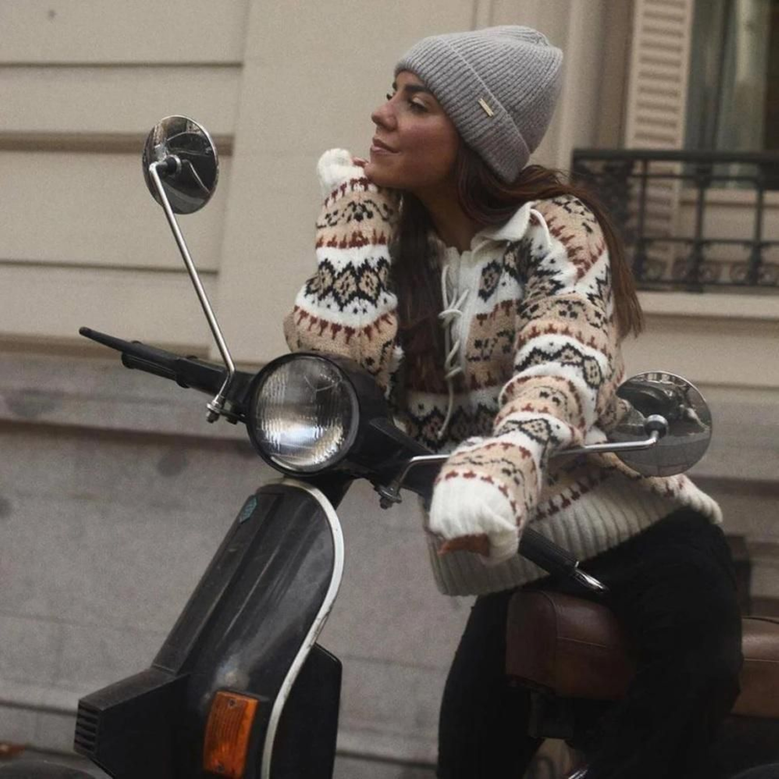 Apuesta por tejidos cálidos, como el punto, para tus pantalones más calentitos.