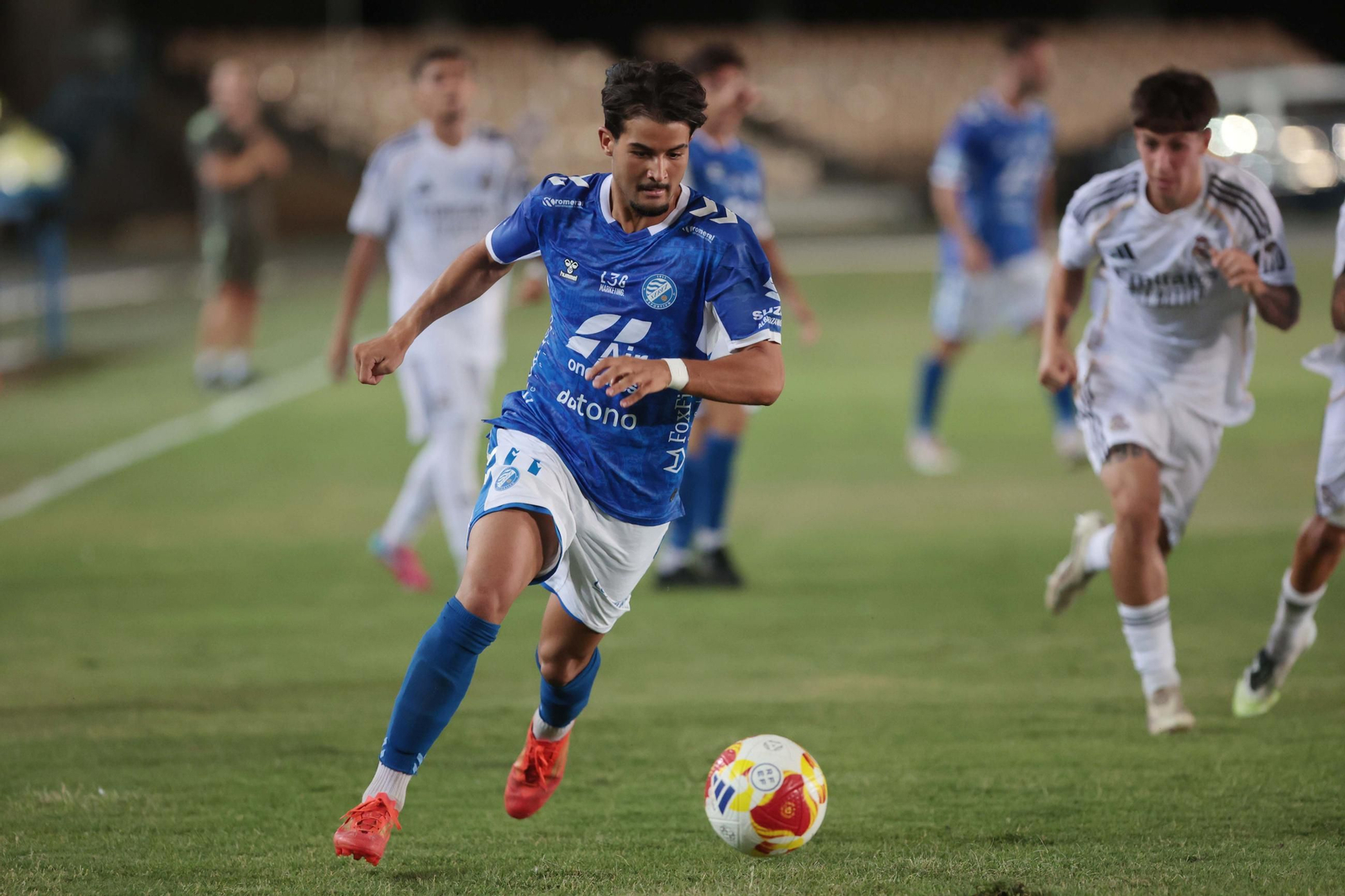 Imágenes del Trofeo de la Vendimia entre  Xerez DFC contra Real Madrid C en Chapín