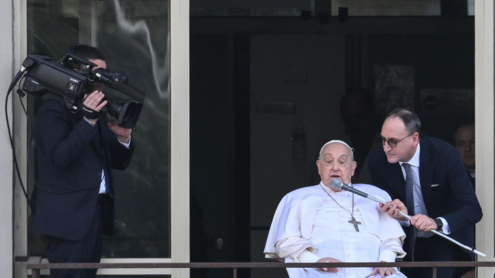 Las mejores imágenes de la reaparición del Papa