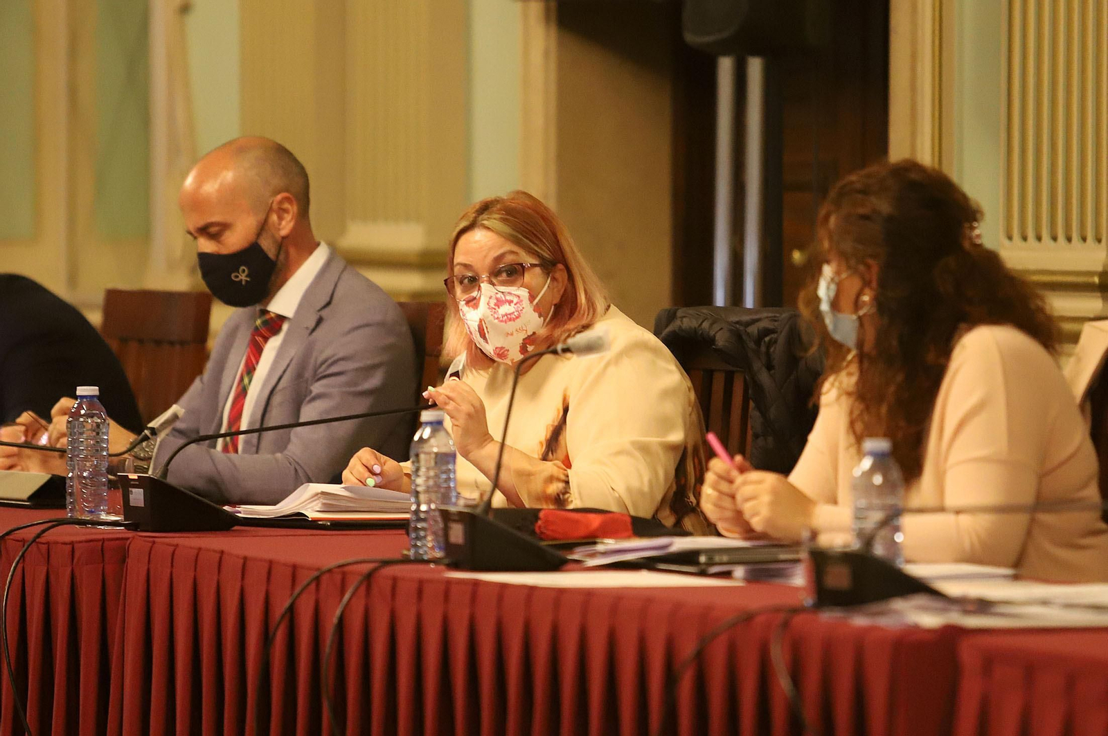 Imágenes del pleno celebrado en el Ayuntamiento de Huelva