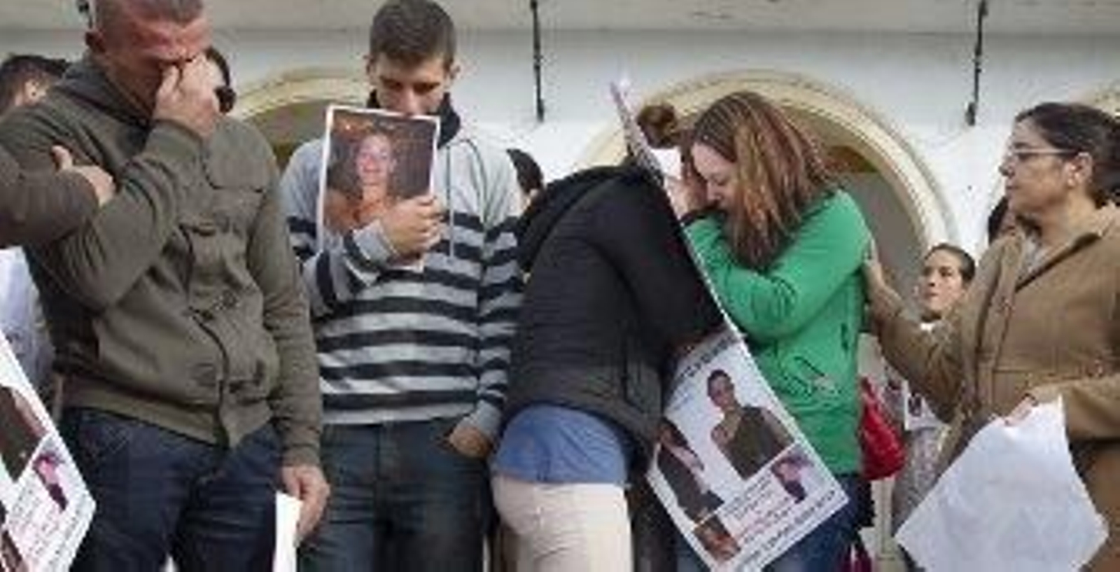 Cientos de personas se concentran en apoyo a la familia de Ana Isabel