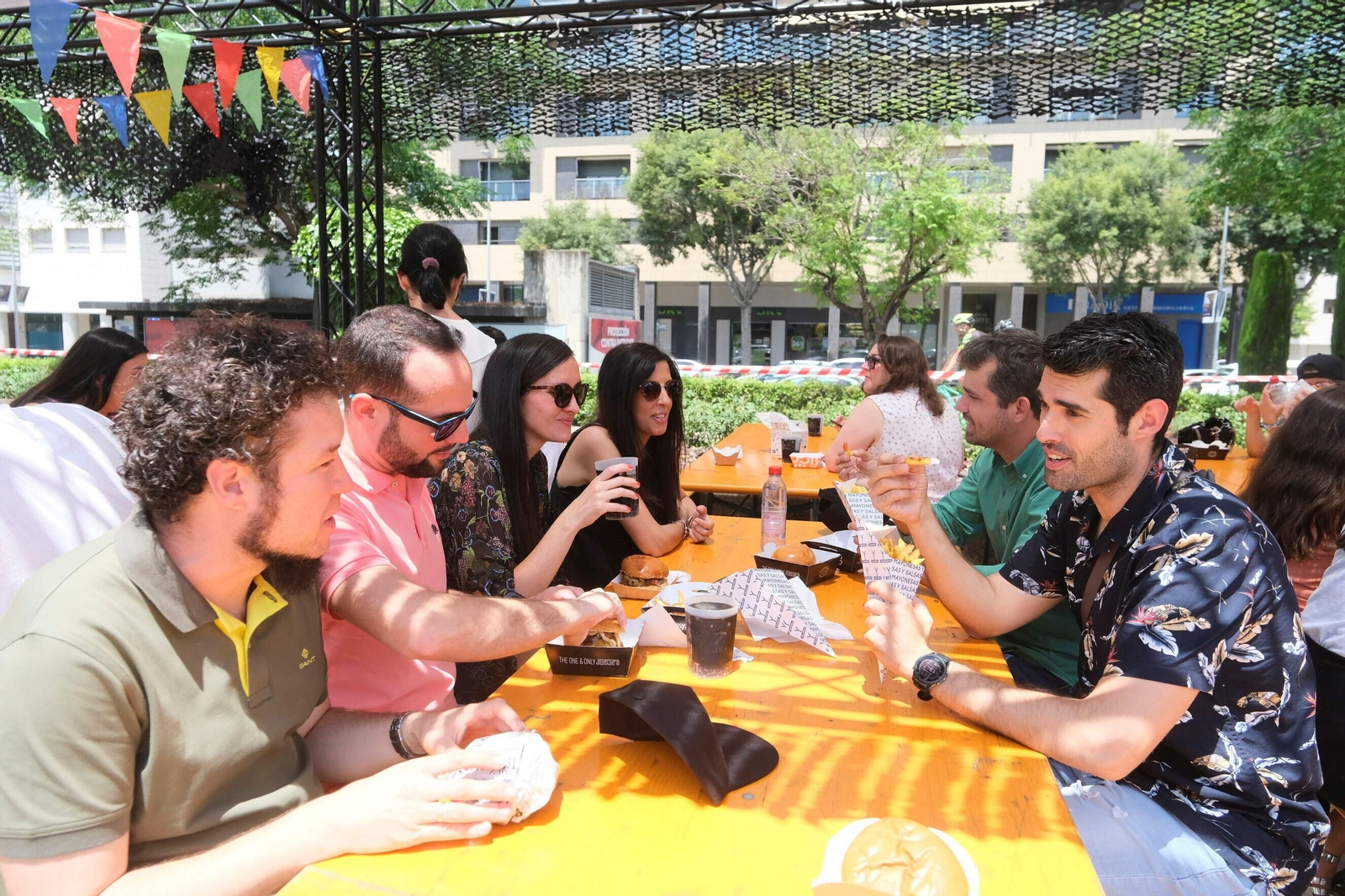 The Champions Burger vuelve a llenar El Vial de Córdoba en su primera jornada de tarde, en imágenes