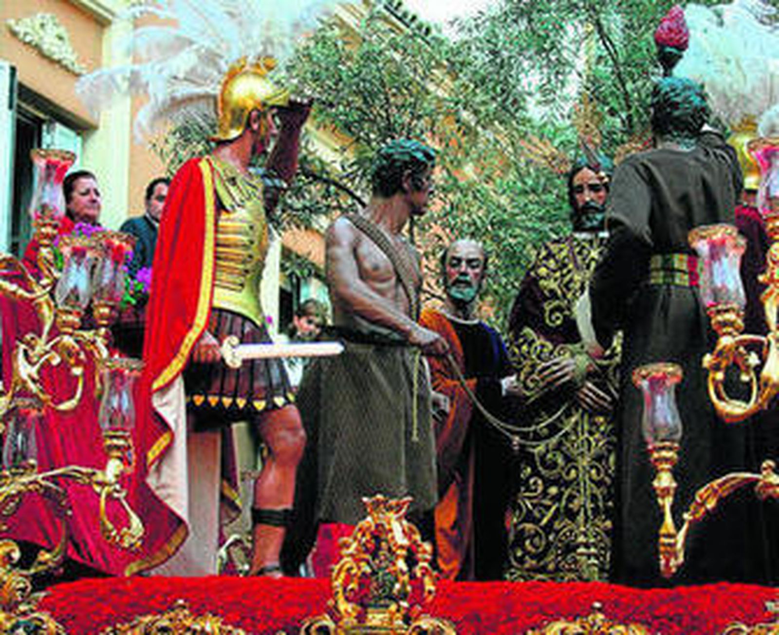 Nuestro Padre Jesús del Rescate, a su salida en la calle Agua.