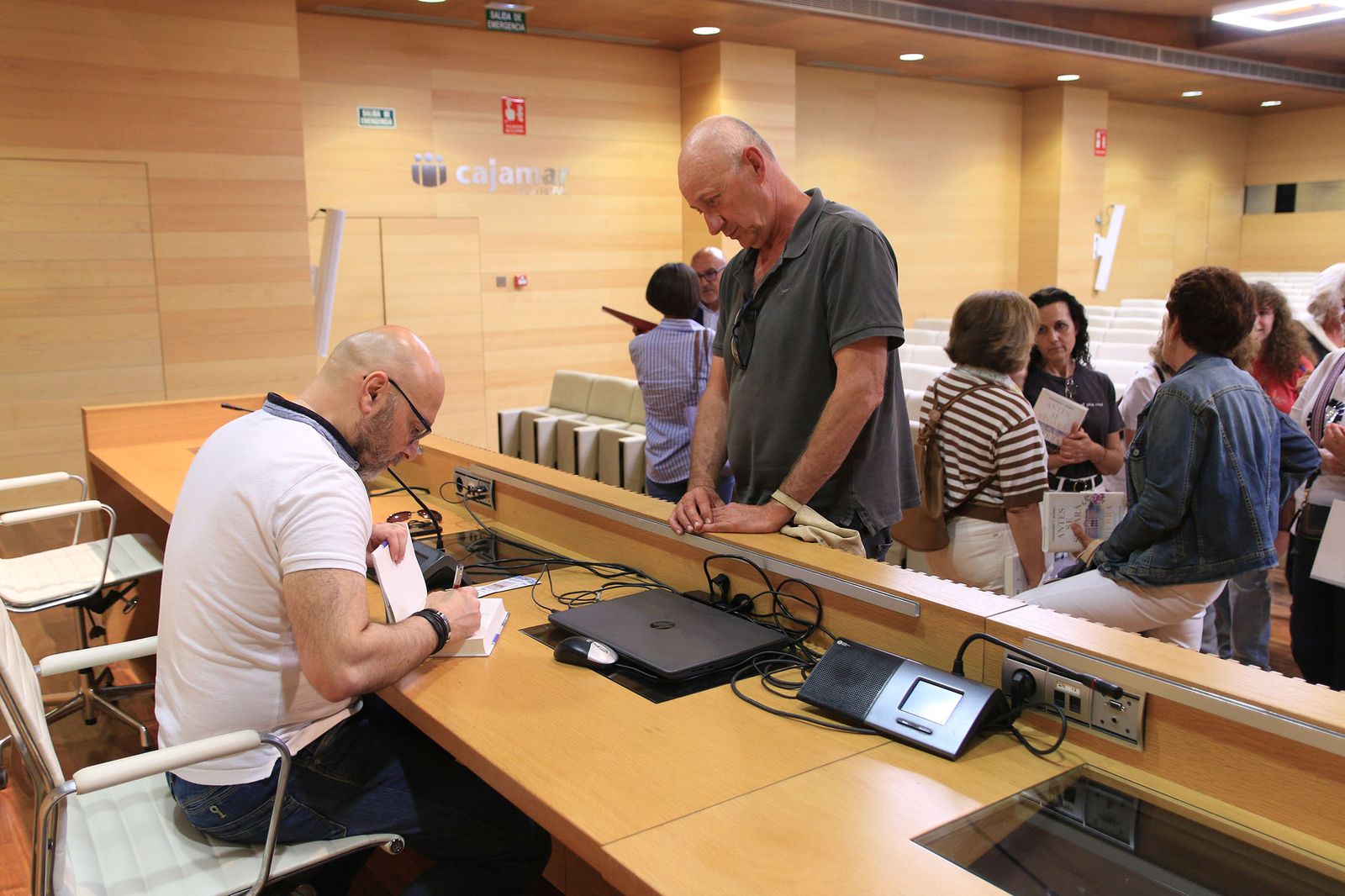 Diario de los Libros, con Fernando J. Múñez y su novela 'Antes se secará al tierra'