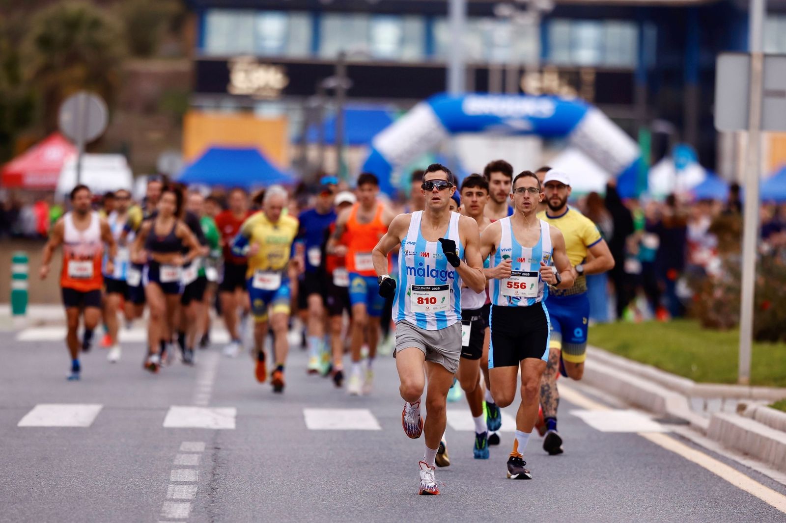 Búscate en las fotos de la Carrera contra el cáncer en Málaga